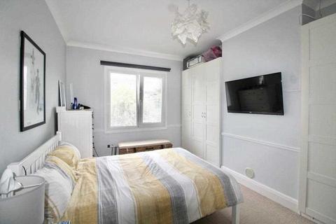 1 bedroom apartment to rent, Leigh on Sea SS9