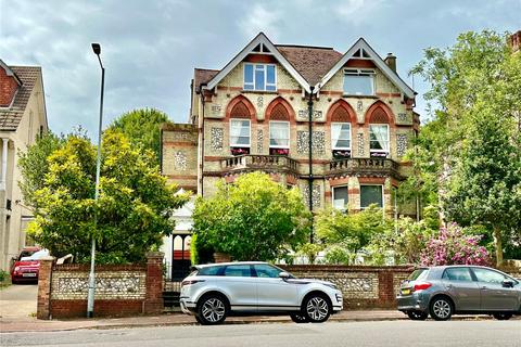 3 bedroom apartment for sale, Silverdale Road, Meads, Eastbourne, East Sussex, BN20