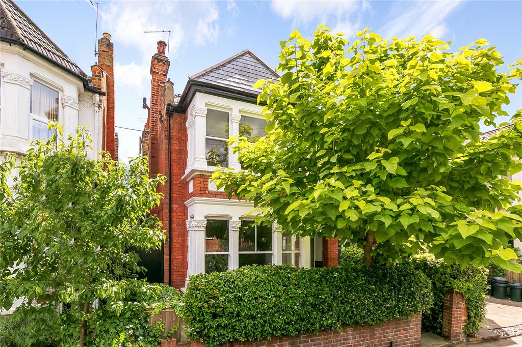 Denton Road, Twickenham, TW1 3 bed apartment £825,000