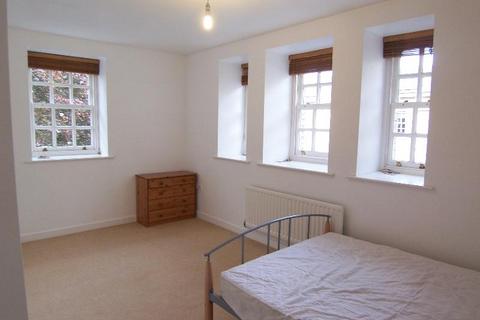 2 bedroom flat to rent, Parklands Manor, Chaloner Grove, Wakefield, West Yorkshire, WF1