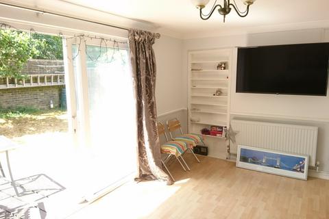 16 Harrow Close, Edenbridge, TN8 6DT