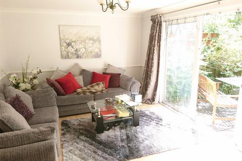 16 Harrow Close, Edenbridge, TN8 6DT