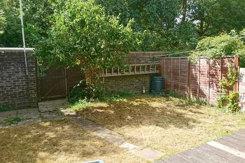 16 Harrow Close, Edenbridge, TN8 6DT