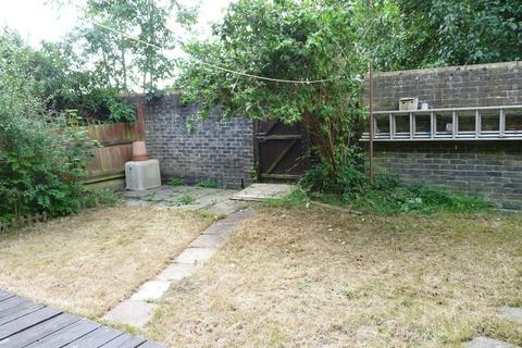 16 Harrow Close, Edenbridge, TN8 6DT