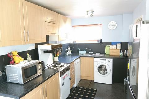 16 Harrow Close, Edenbridge, TN8 6DT