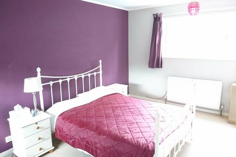 16 Harrow Close, Edenbridge, TN8 6DT