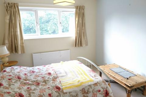 16 Harrow Close, Edenbridge, TN8 6DT