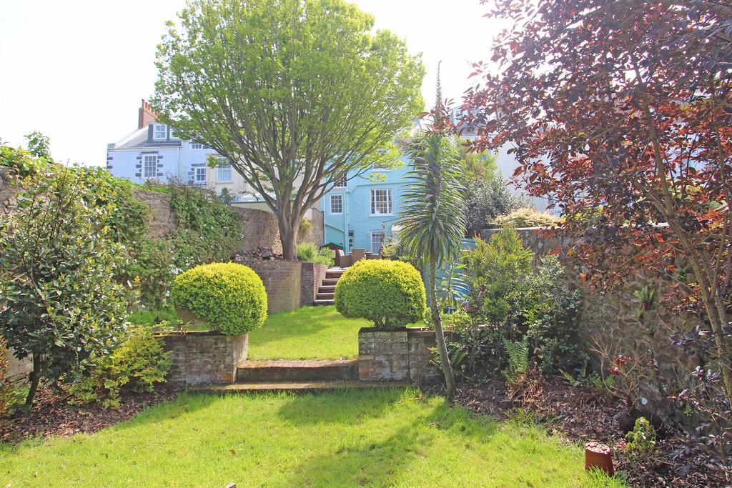 Mount Durand, St Peter Port, Guernsey, GY1 4 bed property £3,500 pcm