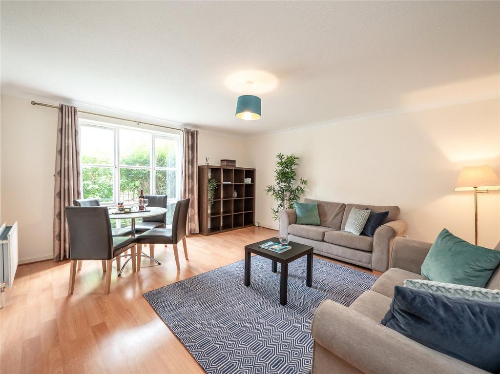 11/1 Silvermills, Edinburgh, EH3 2 bed flat - £320,000