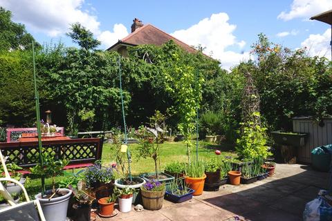 79 Priory Road, Chessington, KT9 1EG