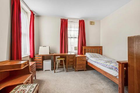 Flat 1, Thornton Court Grand Drive, Raynes Park, London, SW20 9HJ