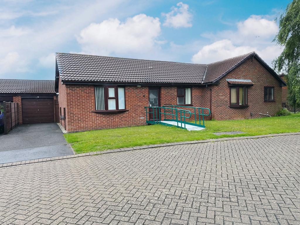 Woffindin Close, Great Gonerby, Grantham, NG31 2 bed semidetached