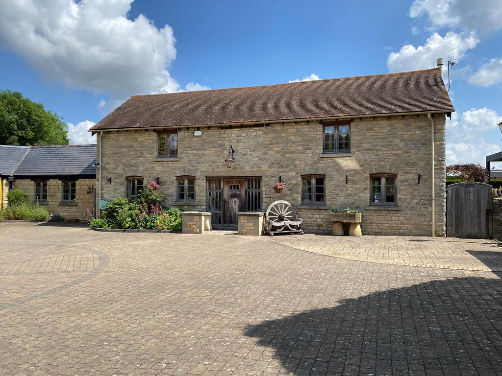 Sutton, Witney, Oxfordshire, OX29 4 bed detached house for sale £