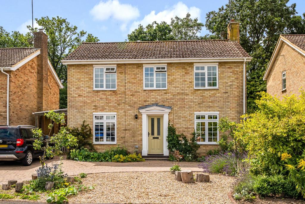 Overford Close, Cranleigh, GU6 4 bed detached house for sale £700,000