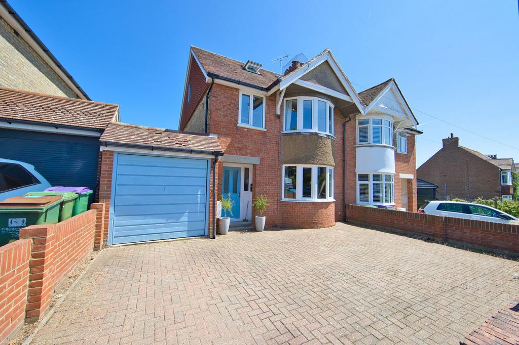 Dolphins Road, Folkestone, CT19 4 bed semidetached house for sale £