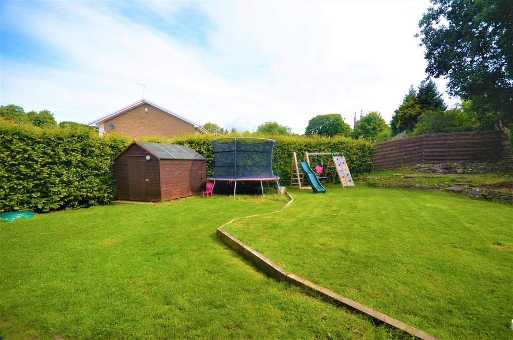 Graham Crescent, Cardross, Argyll and Bute, G82 5JH 4 bed detached
