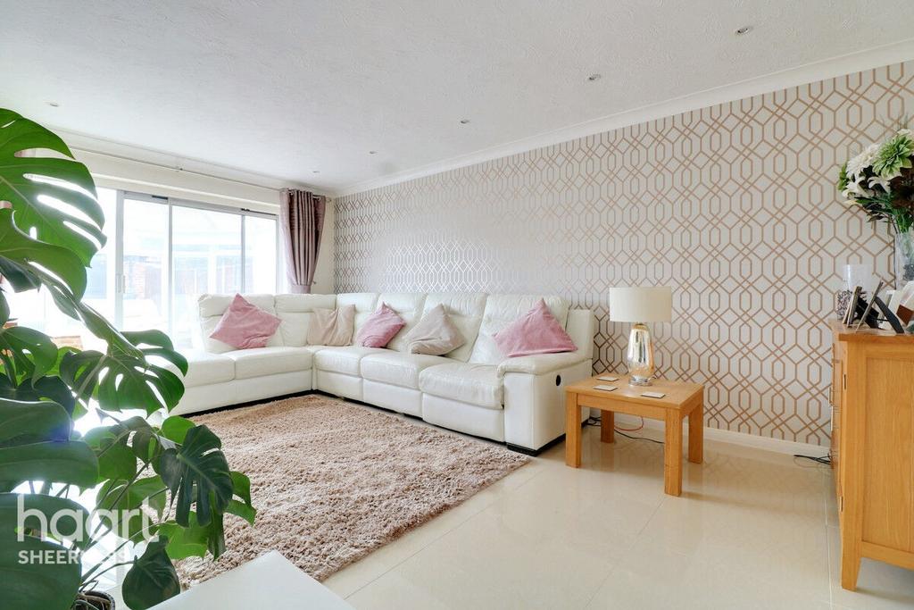 Beach Approach, Warden Bay 3 bed detached house for sale £350,000
