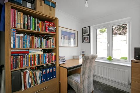15 Loader Close, Kings Worthy, Winchester, SO23 7TF
