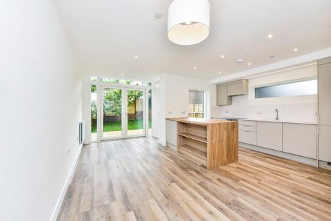 4 bedroom end of terrace house for sale, Vicarage Hill, Alton, Hampshire