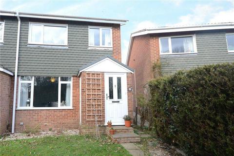 3 bedroom end of terrace house to rent, Swanwick Walk, Tadley, RG26