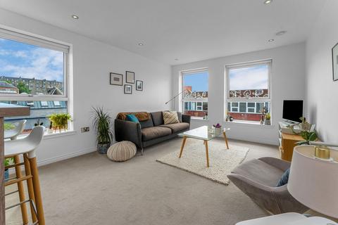 Flat 13, 6 Hatters Lane, Edinburgh, EH7 4GX
