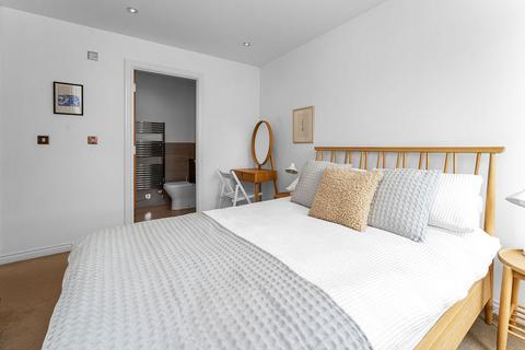 Flat 13, 6 Hatters Lane, Edinburgh, EH7 4GX