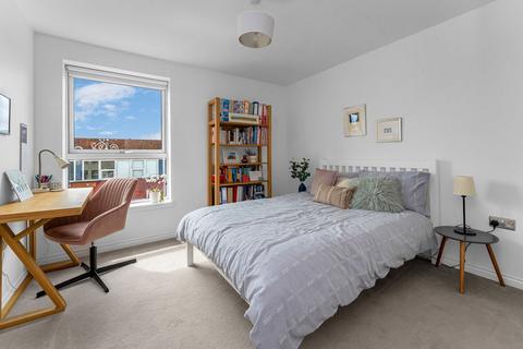 Flat 13, 6 Hatters Lane, Edinburgh, EH7 4GX