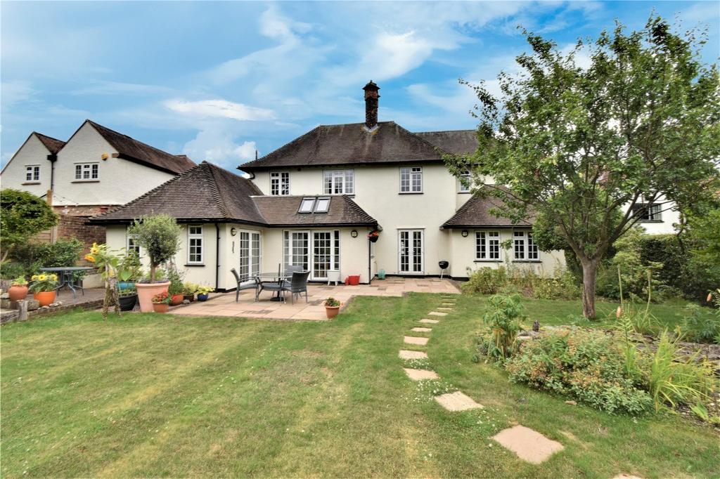 Abbots Langley, Hertfordshire WD5 4 bed detached house for sale £