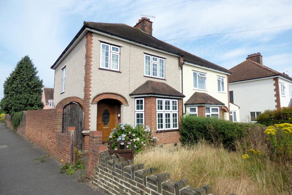 New Place Gardens, Upminster RM14 3 bed semidetached house for sale