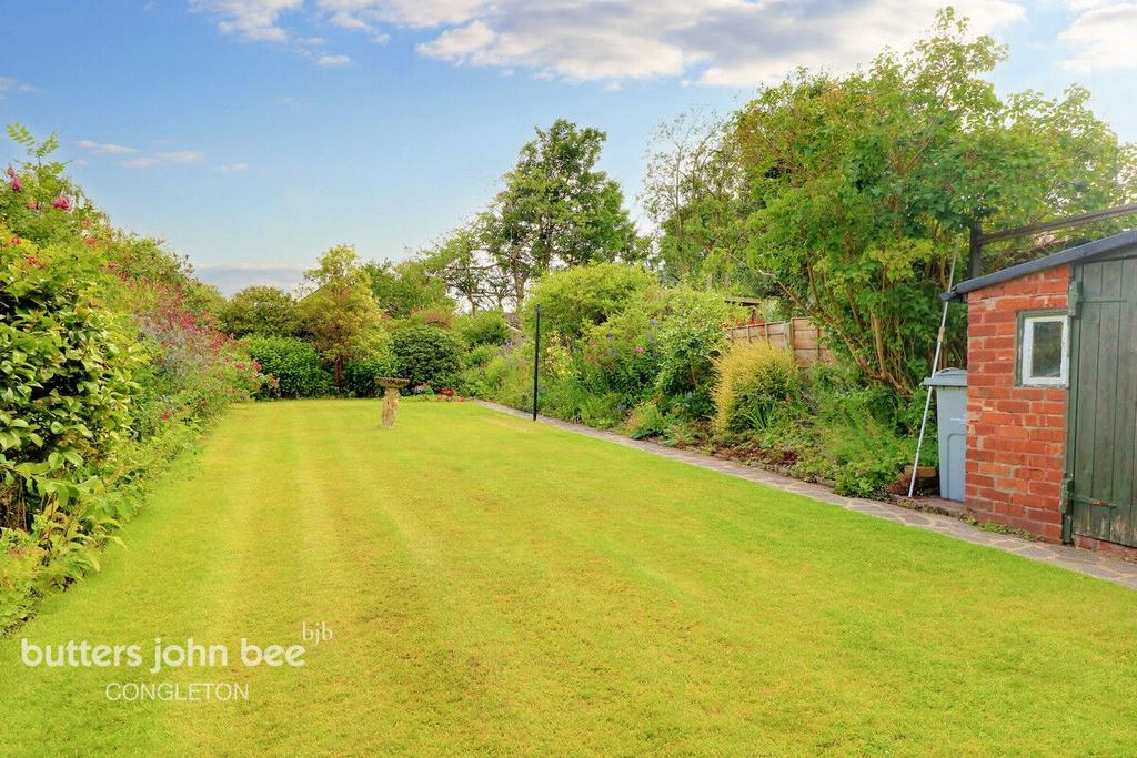 Chester Road, Macclesfield 3 bed semidetached house for sale £325,000