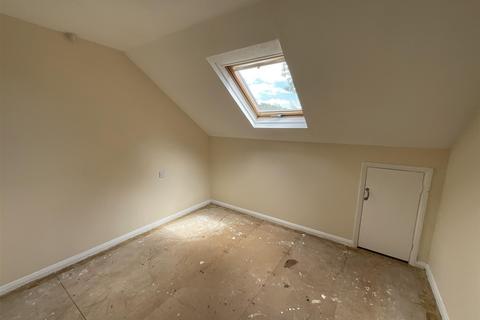 2 bedroom flat for sale, Sea Front, Hayling Island, Hampshire
