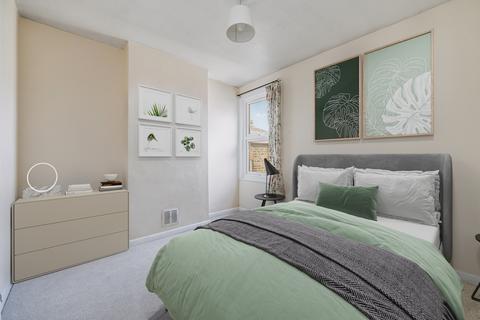 8a Laurel Gardens, London, W7 3JG