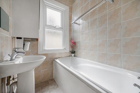 8a Laurel Gardens, London, W7 3JG