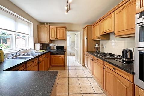 15 Apsley Grove, Dorridge, Solihull, B93 8QP