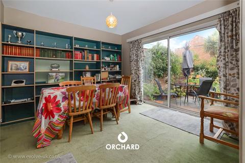 37 Edinburgh Drive, Ickenham, Uxbridge, UB10 8QZ