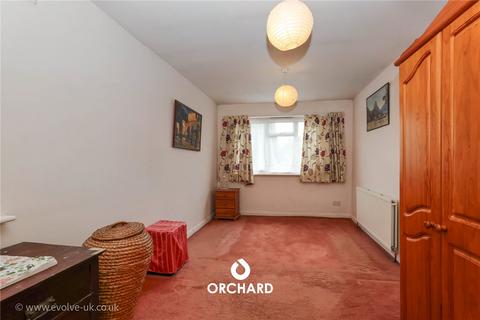 37 Edinburgh Drive, Ickenham, Uxbridge, UB10 8QZ