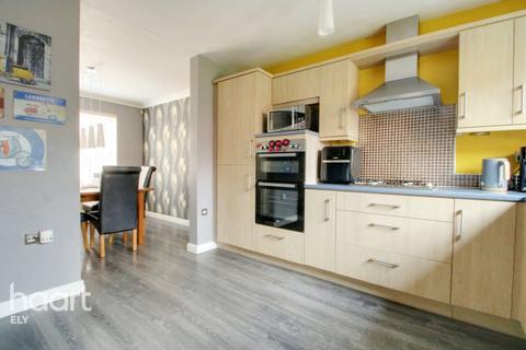 4 bedroom end of terrace house for sale - Guernsey Way, Littleport
