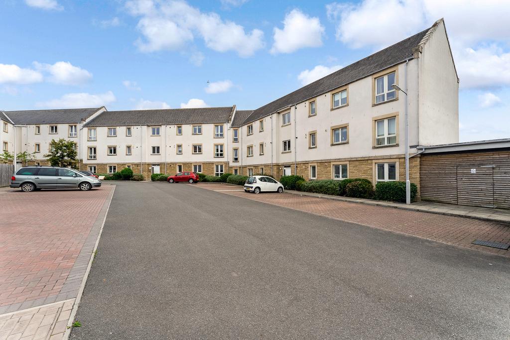 Overton Road, Kirkcaldy, KY1 2 bed flat £99,999