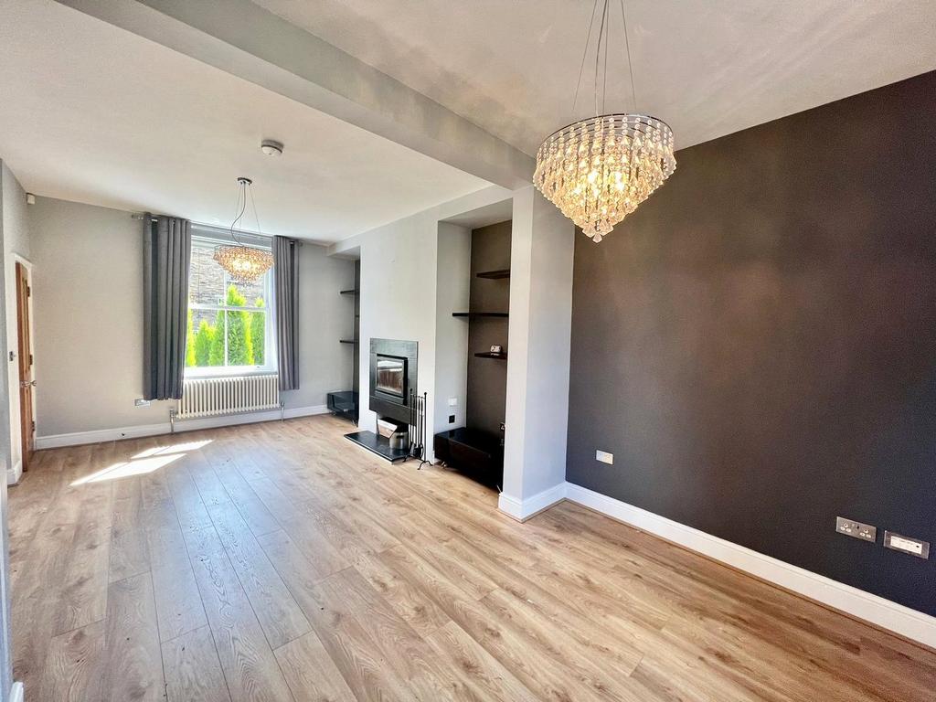 Ash Grove, Ilkley, West Yorkshire, UK, LS29 4 bed terraced house to