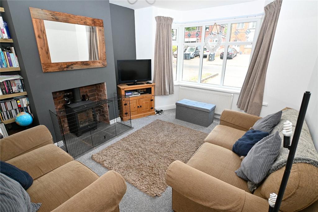 Mavis Road, Northfield, Birmingham, B31 3 bed semidetached house £
