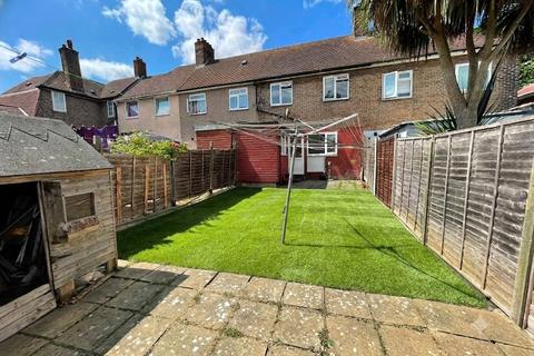 3 bedroom semi-detached house to rent, Woodbank Road, Bromley, BR1