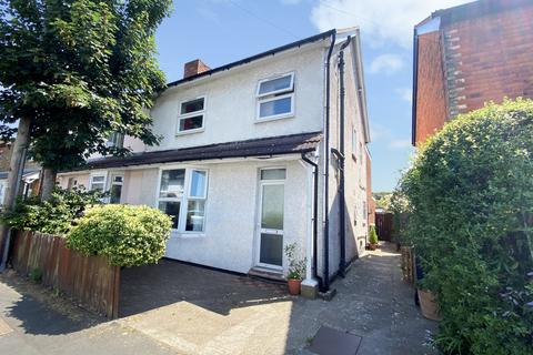 51 Arnold Road, Woking, GU21 5JX