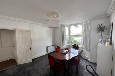 51 Arnold Road, Woking, GU21 5JX