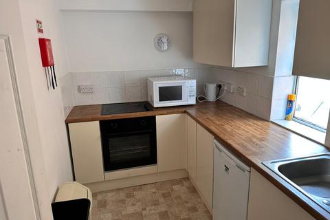 51 Arnold Road, Woking, GU21 5JX
