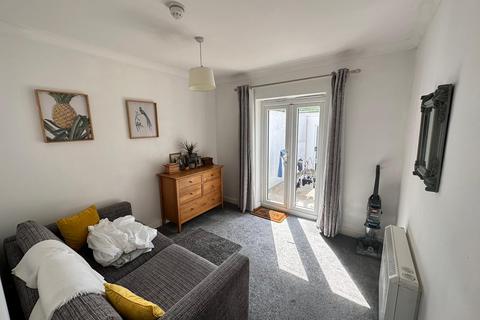 51 Arnold Road, Woking, GU21 5JX