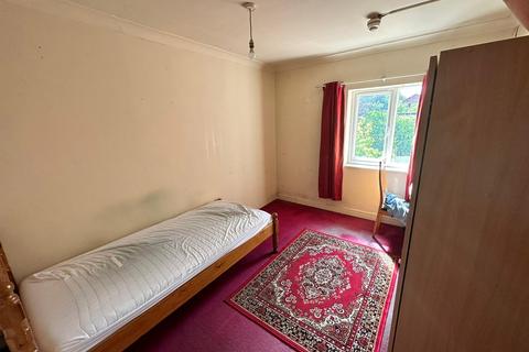 51 Arnold Road, Woking, GU21 5JX