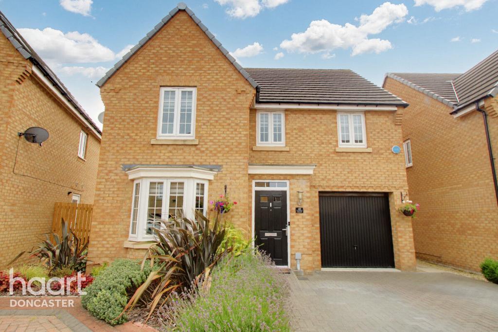Buttermere Crescent, Doncaster 4 bed detached house £390,000