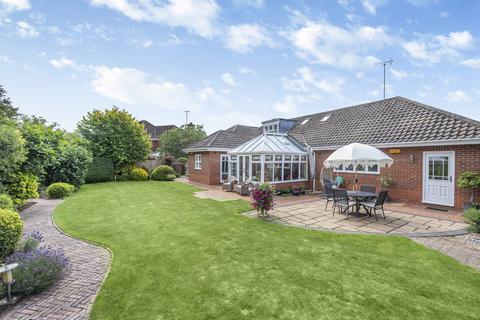 18 Belfry Lane, Collingtree, Northampton, NN4 0PB