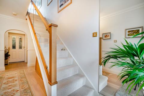 18 Belfry Lane, Collingtree, Northampton, NN4 0PB