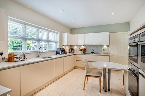 18 Belfry Lane, Collingtree, Northampton, NN4 0PB